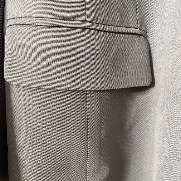 Talbots women’s size 12 mint green 100% wool Blazer. One button closure. - Picture 4 of 8